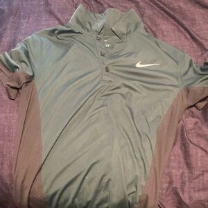 Nike Men's Green Polo Shirt